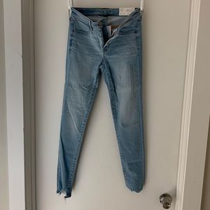 American Eagle outfitters brand new soft knit jeggings. Size 6 long
